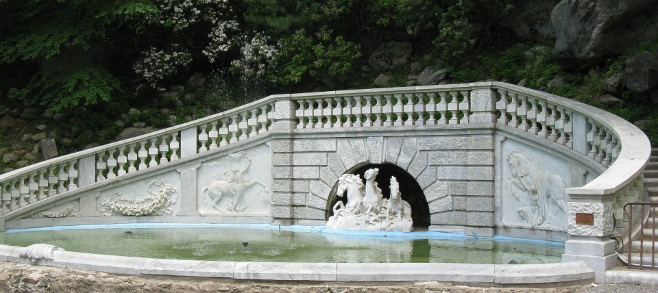 0.09 Bendel Horses,  1850, Stamford Museum and Nature Center, CT.  Overview of historic  Italian marble fountain.