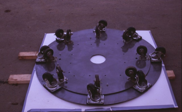 3.6.3 Obelisco Transportable, Damian Ortega, Private Collection. Base plate and wheels after treatment.