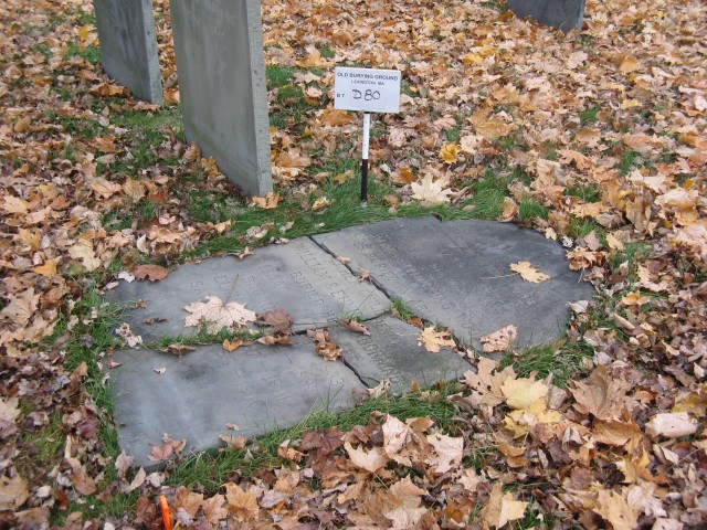 4.1.10.1 Leon Wood Family, 1841, sandstone, Olde Burying Ground, Lexington, MA. View of broken sandstone marker.
