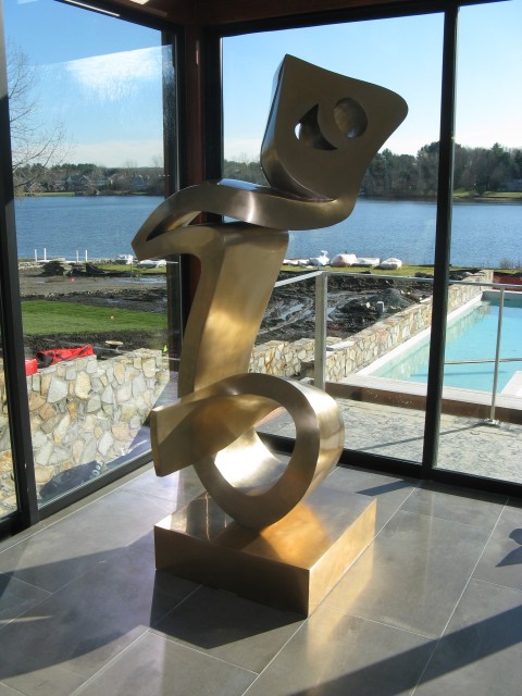 6.3.15 Heech, Parviz Tanavoli, private collection.  Overview of the bronze contemporary sculpture depicting Persian symbol for "nothing".