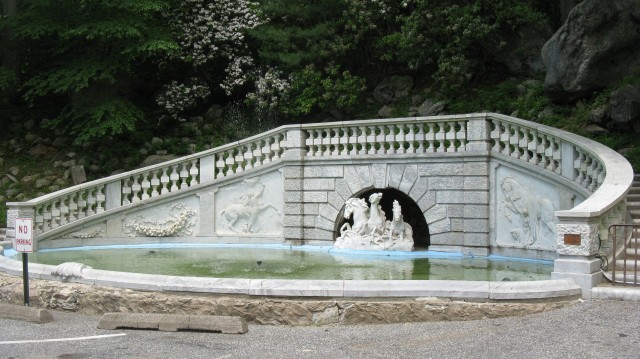 6.4.2 Bendel Horses,  1850, Stamford Museum and Nature Center, CT.  Overview of the Italian marble fountain.