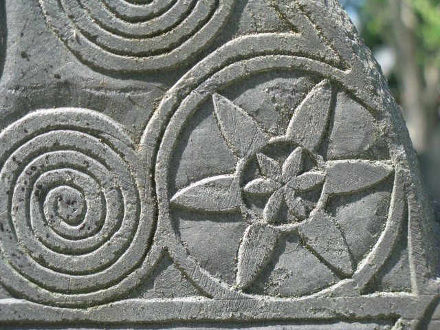 6.8.18 Elizabeth Green, 1750, Olde Burying Ground, Lexington, MA. Detail colonial slate carving.