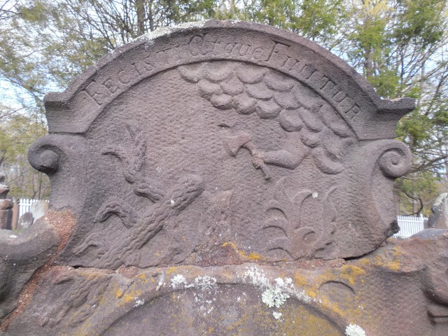 9.15.7 Benjamin Miller, 1747, Old North Buying Ground, Middlefield.  Detail of carving.